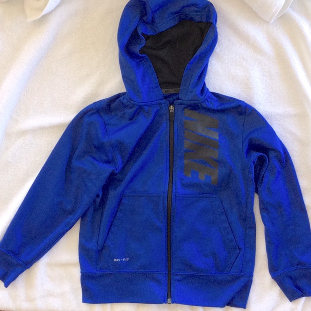 Nike youth small zippered hoody